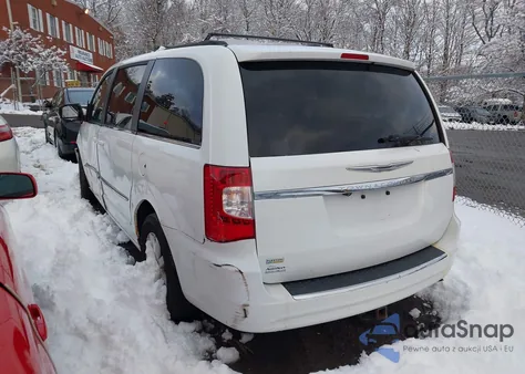 2014 Chrysler Town & Country Touring z USA, uszkodzony, nr VIN 2C4RC1BG2ER131507